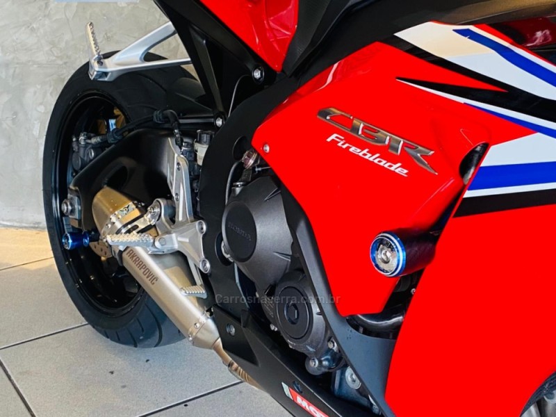 CBR 1000RR FIREBLADE - 2012 - CAXIAS DO SUL