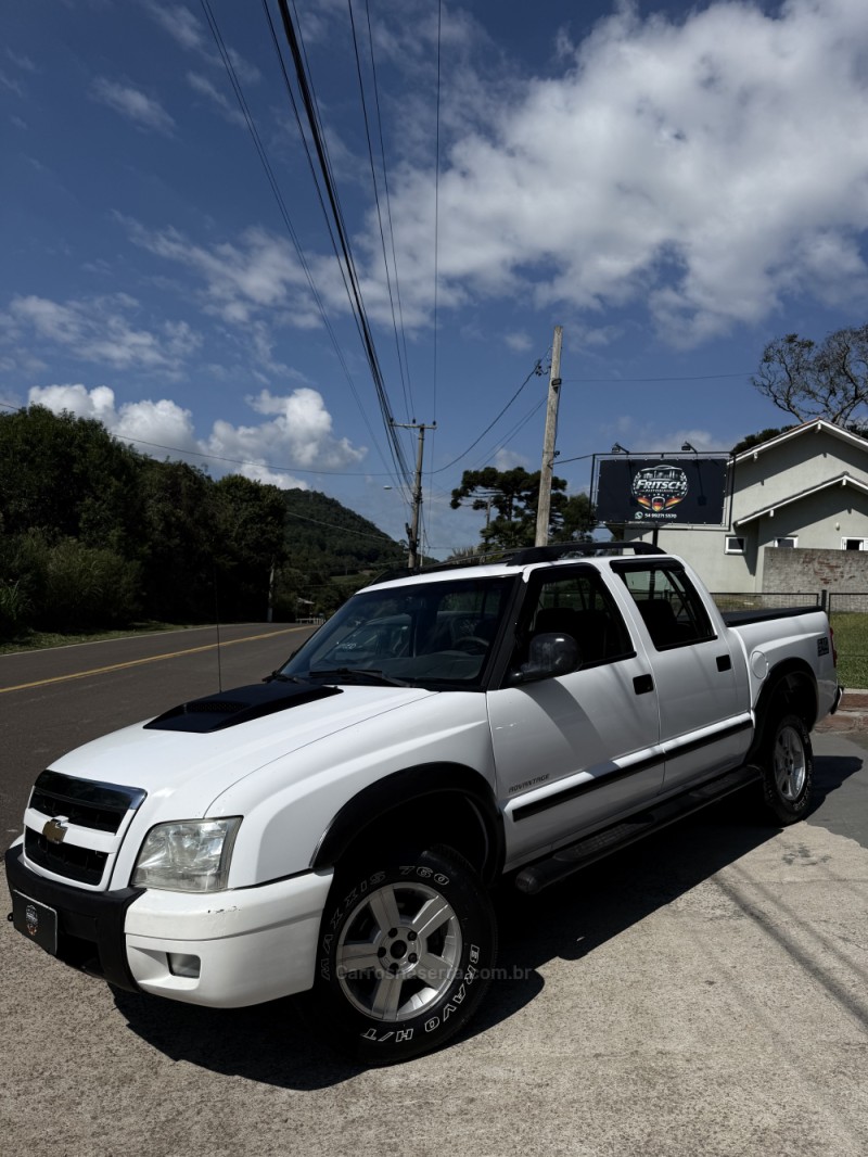 S10 2.4 MPFI ADVANTAGE 4X2 CD 8V FLEX 4P MANUAL - 2009 - NOVA PETRóPOLIS