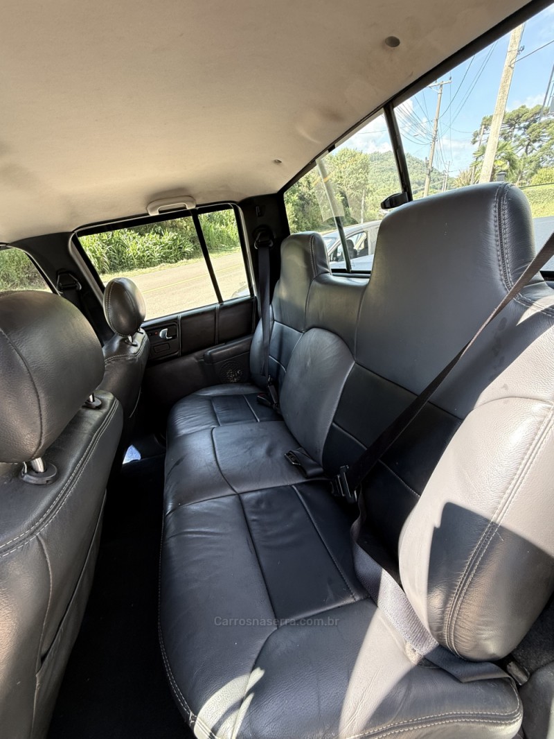 S10 2.4 MPFI ADVANTAGE 4X2 CD 8V FLEX 4P MANUAL - 2009 - NOVA PETRóPOLIS