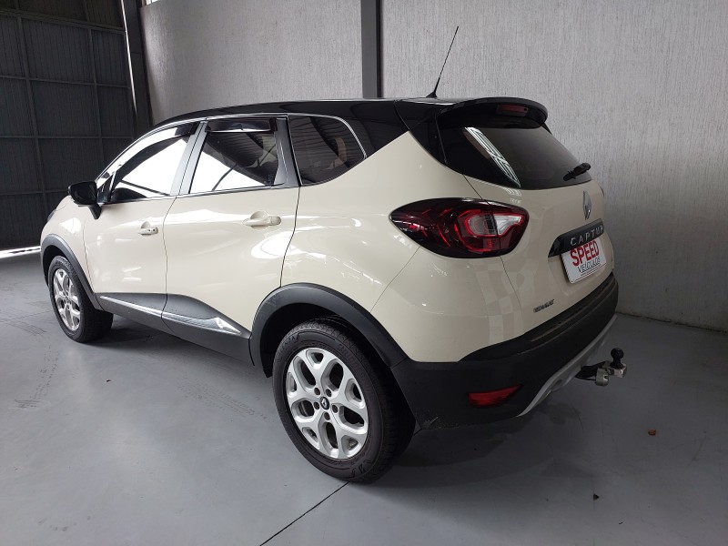 CAPTUR 1.3 ZEN 16V TURBO FLEX 4P AUTOMÁTICO - 2018 - SãO SEBASTIãO DO CAí