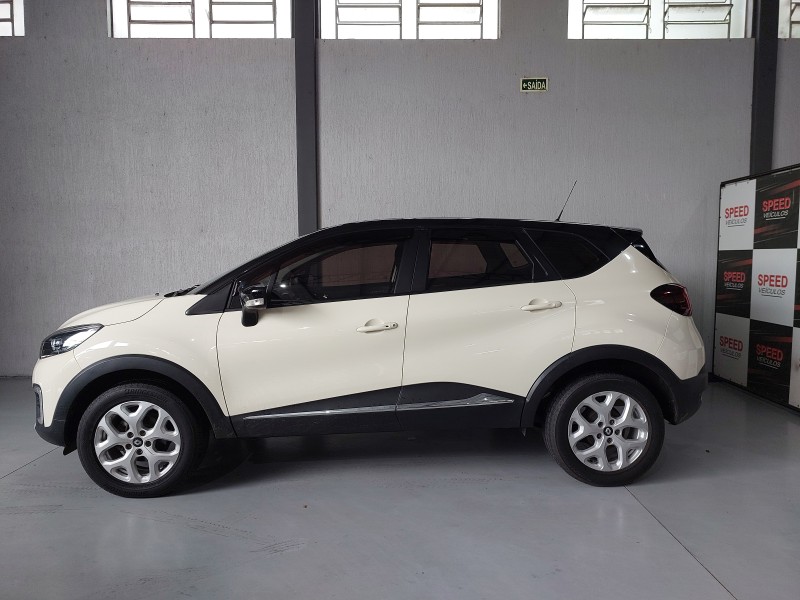 CAPTUR 1.3 ZEN 16V TURBO FLEX 4P AUTOMÁTICO - 2018 - SãO SEBASTIãO DO CAí