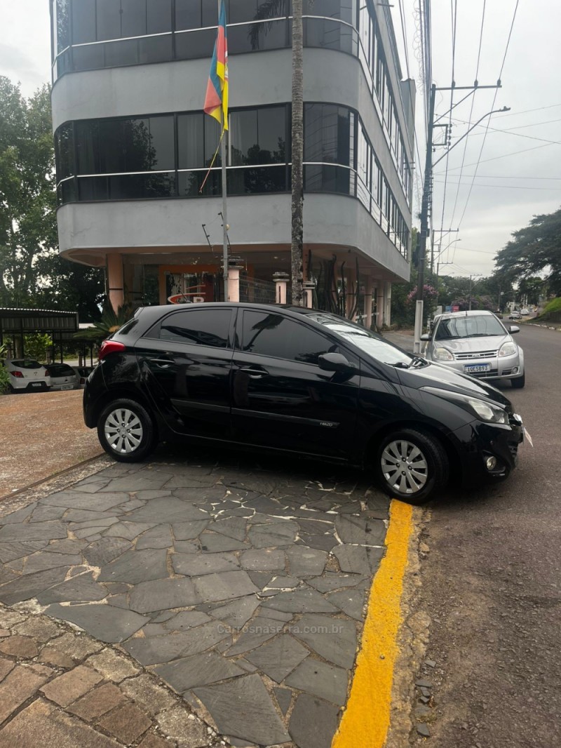 HB20 1.0 COMFORT PLUS 12V FLEX 4P MANUAL - 2015 - CARLOS BARBOSA