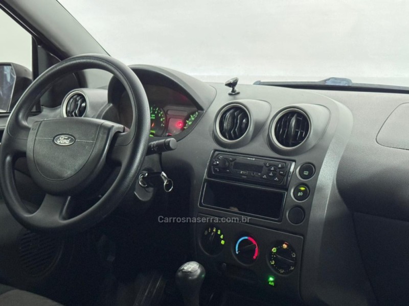 FIESTA 1.6 MPI 8V GASOLINA 4P MANUAL - 2004 - ESTâNCIA VELHA