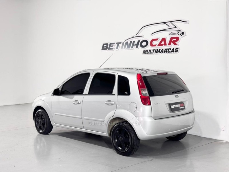 FIESTA 1.6 MPI 8V GASOLINA 4P MANUAL - 2004 - ESTâNCIA VELHA