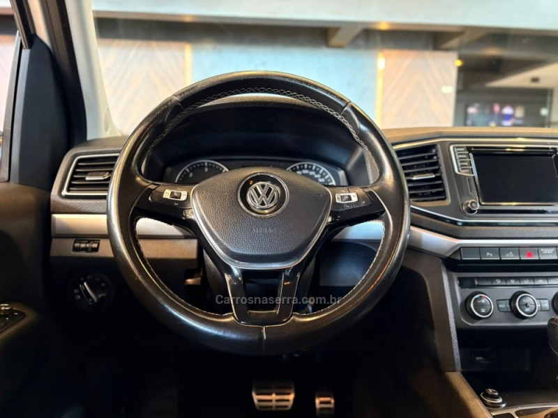 AMAROK 3.0 V6 TDI HIGHLINE CD DIESEL 4MOTION AUTOMÁTICO - 2018 - CAMPO BOM