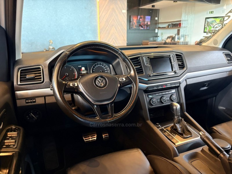 AMAROK 3.0 V6 TDI HIGHLINE CD DIESEL 4MOTION AUTOMÁTICO - 2018 - CAMPO BOM