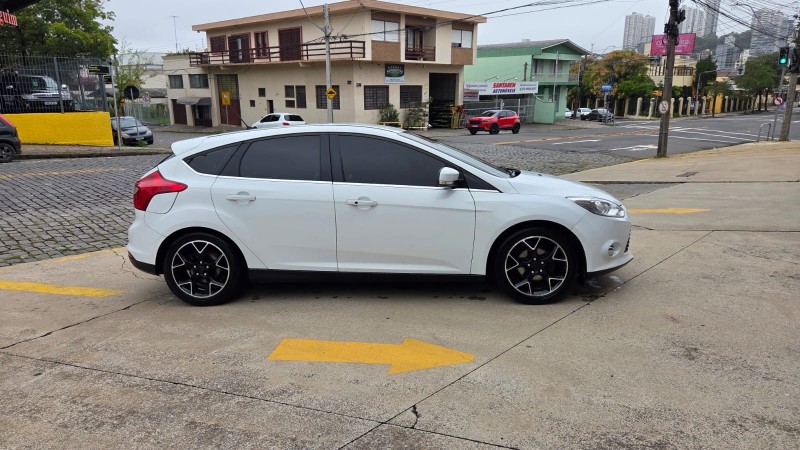 FOCUS 2.0 TITANIUM HATCH 16V FLEX 4P AUTOMÁTICO - 2015 - CAXIAS DO SUL