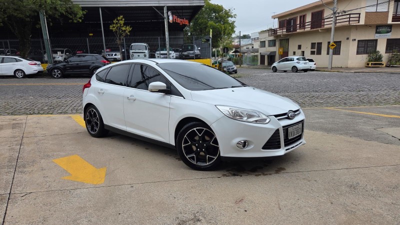 FOCUS 2.0 TITANIUM HATCH 16V FLEX 4P AUTOMÁTICO - 2015 - CAXIAS DO SUL