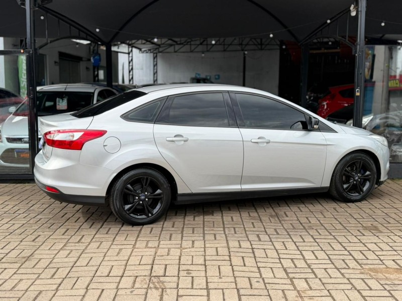 FOCUS 1.6 S 16V FLEX 4P AUTOMÁTICO - 2014 - LAGOA VERMELHA