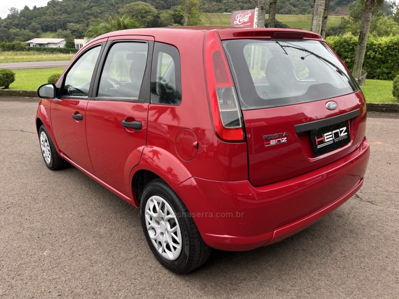 FIESTA 1.0 MPI CLASS 8V FLEX 4P MANUAL - 2011 - BOM PRINCíPIO