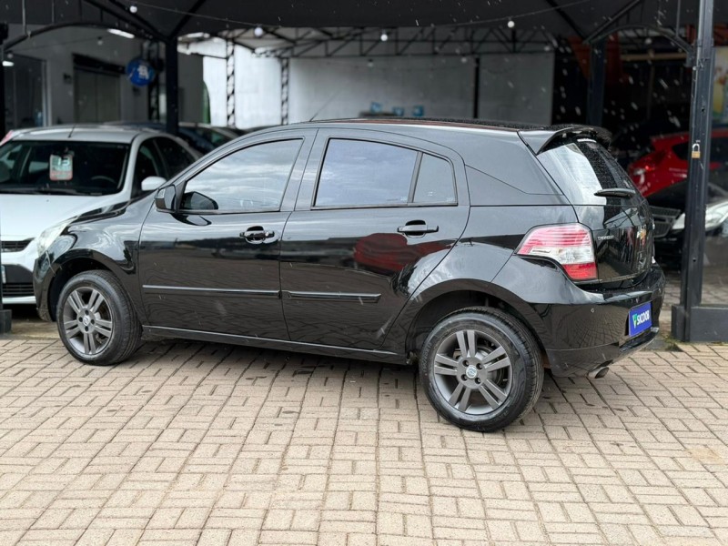 AGILE 1.4 MPFI LTZ 8V FLEX 4P MANUAL - 2011 - LAGOA VERMELHA