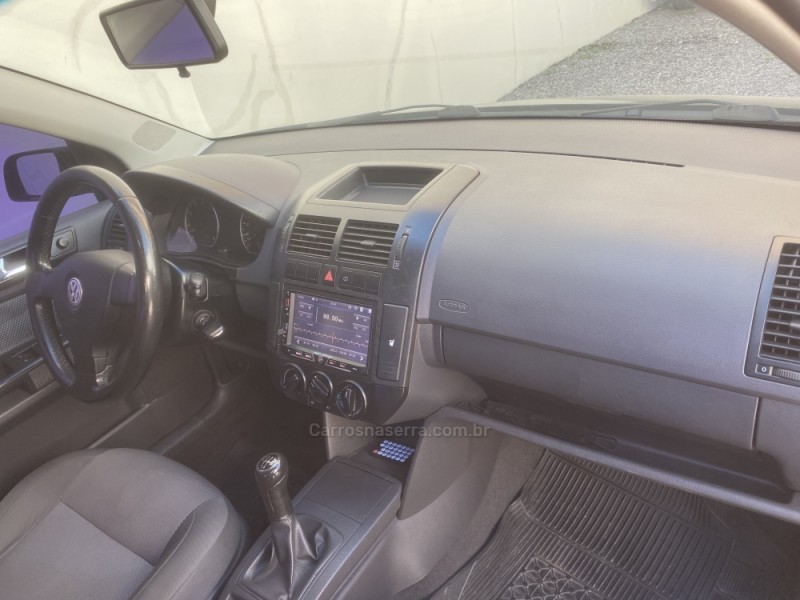 POLO SEDAN 1.6 MI 8V FLEX 4P MANUAL - 2009 - CAXIAS DO SUL