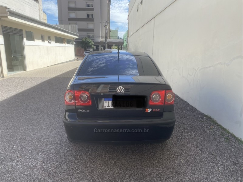 POLO SEDAN 1.6 MI 8V FLEX 4P MANUAL - 2009 - CAXIAS DO SUL