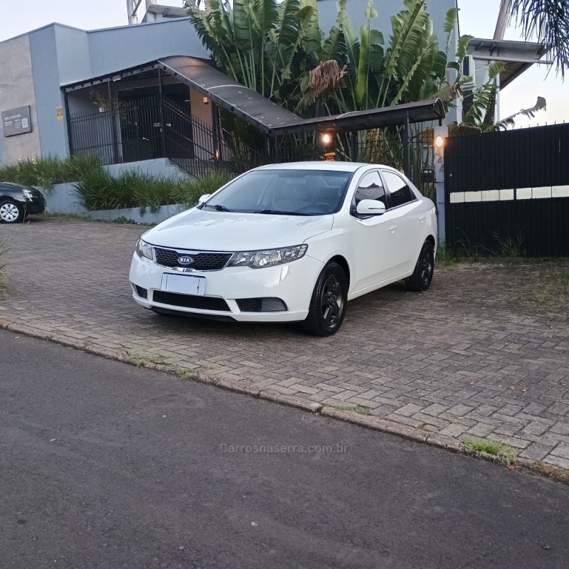 CERATO 1.6 SX3 16V FLEX 4P MANUAL - 2011 - CAMPO BOM