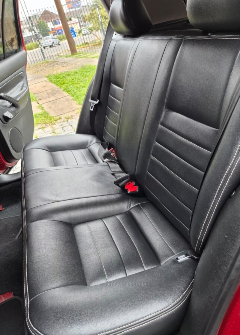 GOLF 1.6 8V GASOLINA 4P MANUAL - 2000 - CAXIAS DO SUL