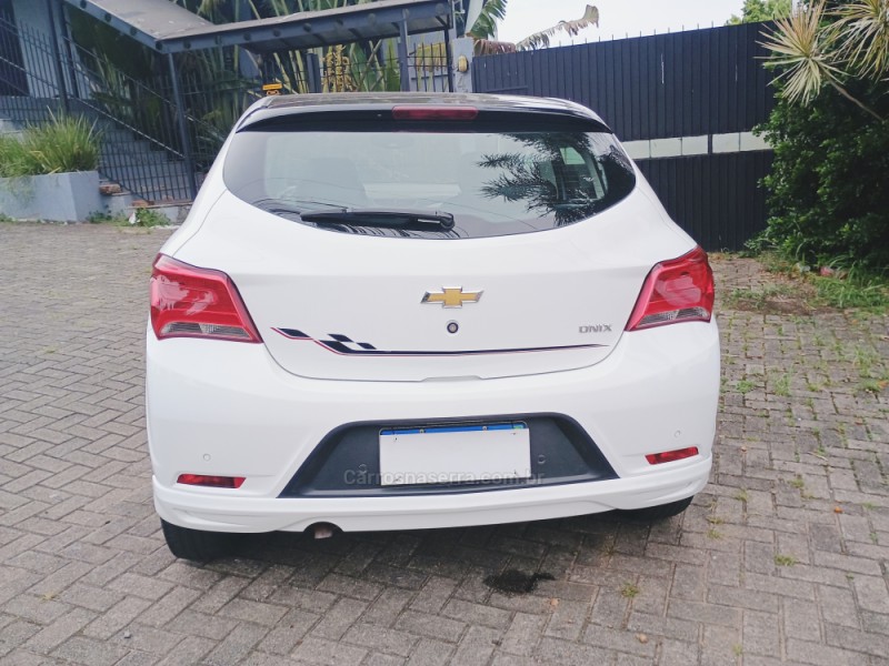 ONIX 1.4 MPFI EFFECT 8V FLEX 4P MANUAL - 2018 - CAMPO BOM