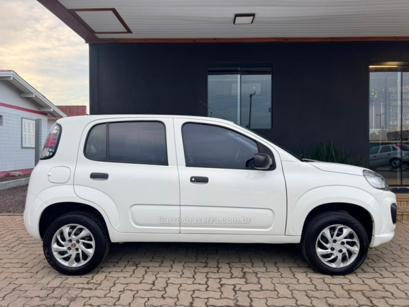 UNO 1.0 EVO ATTRACTIVE 8V FLEX 4P MANUAL - 2021 - TORRES