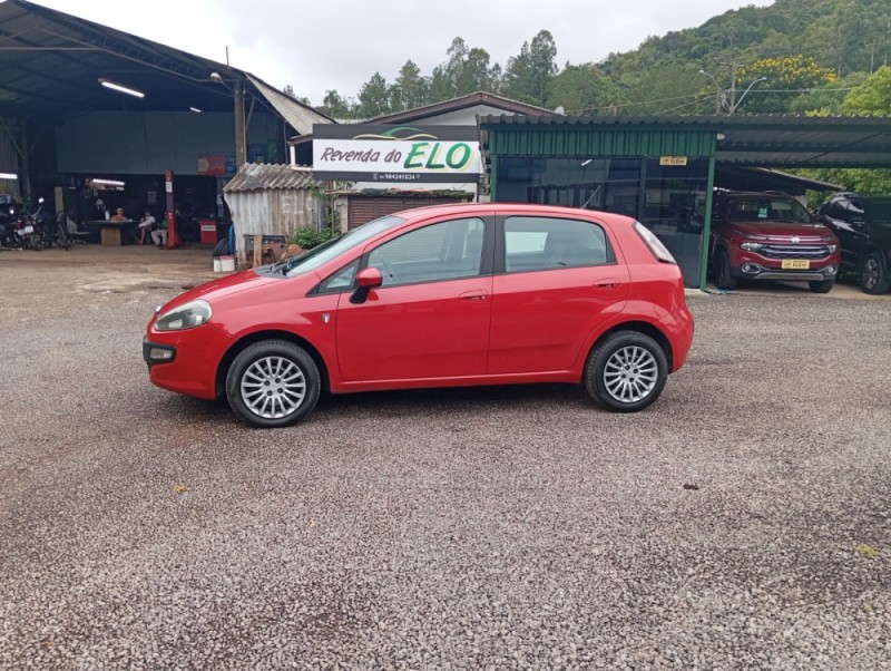 PUNTO 1.4 ATTRACTIVE ITALIA 8V FLEX 4P MANUAL - 2013 - PICADA CAFé