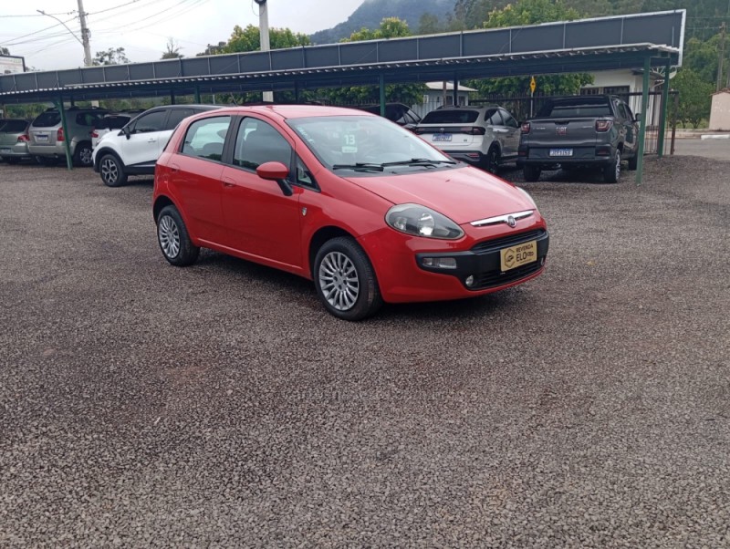 punto 1.4 attractive italia 8v flex 4p manual 2013 picada cafe