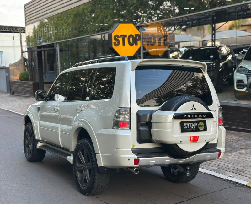 PAJERO FULL 3.2 HPE 4X4 16V TURBO INTERCOOLER DIESEL 4P AUTOMÁTICO - 2014 - DOIS IRMãOS