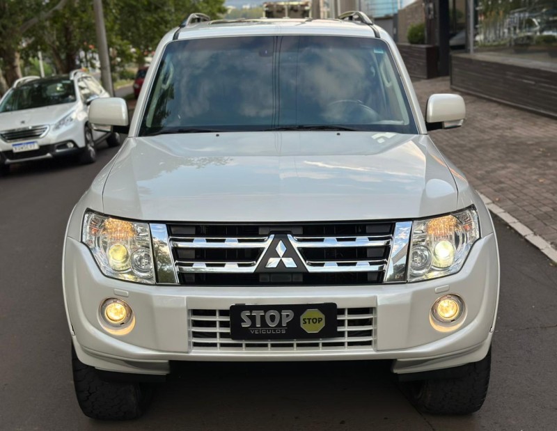 PAJERO FULL 3.2 HPE 4X4 16V TURBO INTERCOOLER DIESEL 4P AUTOMÁTICO - 2014 - DOIS IRMãOS
