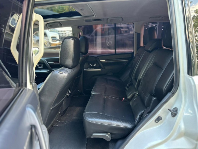 PAJERO FULL 3.2 HPE 4X4 16V TURBO INTERCOOLER DIESEL 4P AUTOMÁTICO - 2014 - DOIS IRMãOS