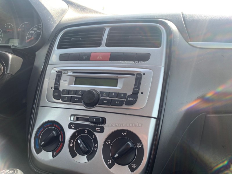 PUNTO 1.4 ATTRACTIVE ITALIA 8V FLEX 4P MANUAL - 2012 - SANTA CRUZ DO SUL