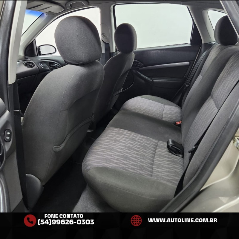 FOCUS 1.6 GLX 8V FLEX 4P MANUAL - 2005 - BENTO GONçALVES