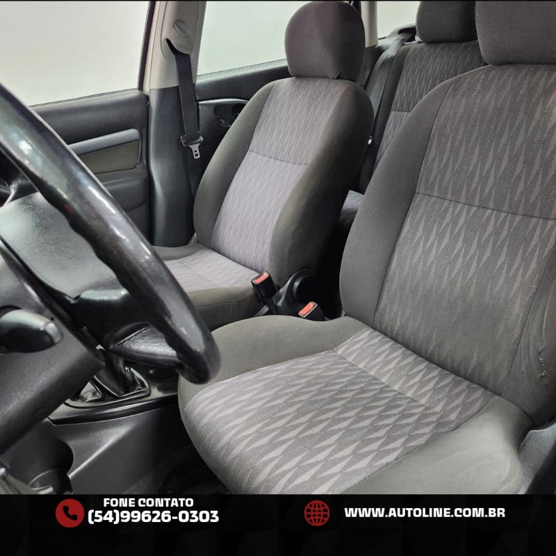 FOCUS 1.6 GLX 8V FLEX 4P MANUAL - 2005 - BENTO GONçALVES