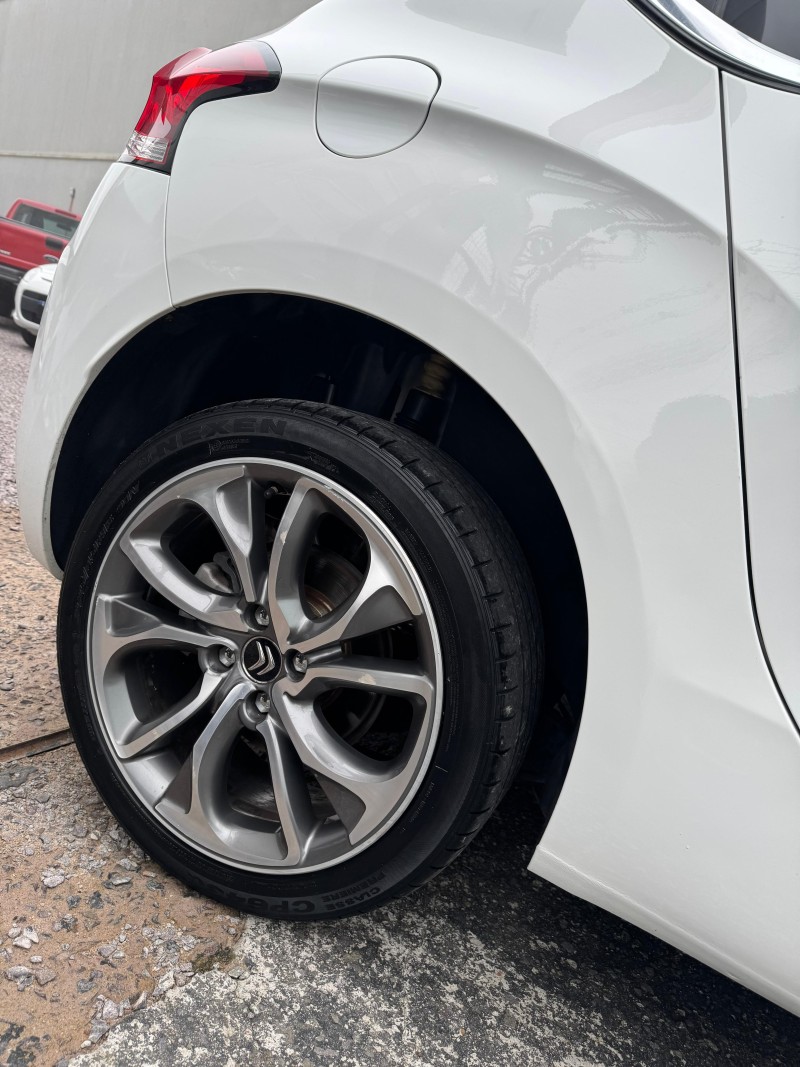 DS4 1.6 THP GASOLINA 4P AUTOMÁTICO - 2014 - CAXIAS DO SUL