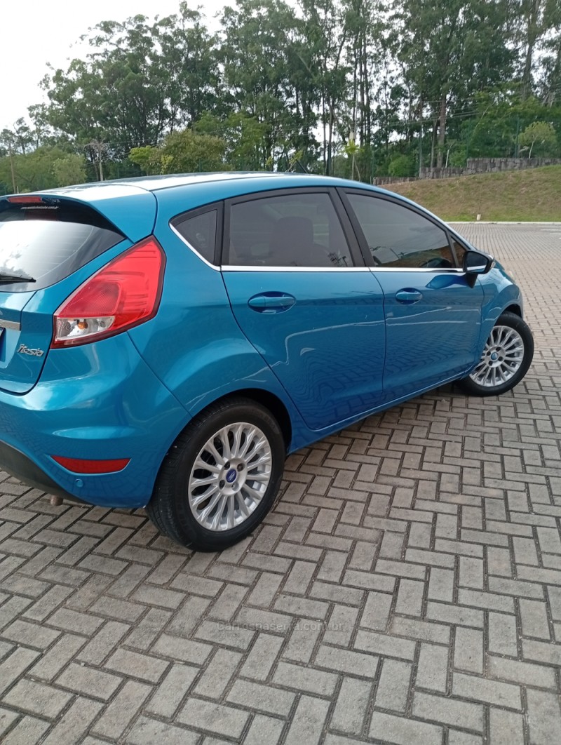 fiesta 1.6 titanium hatch 16v flex 4p automatico 2014 caxias do sul