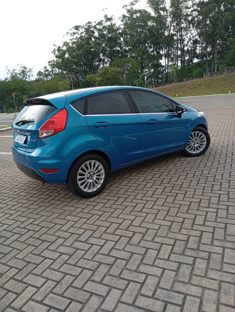 FIESTA 1.6 TITANIUM HATCH 16V FLEX 4P AUTOMÁTICO - 2014 - CAXIAS DO SUL