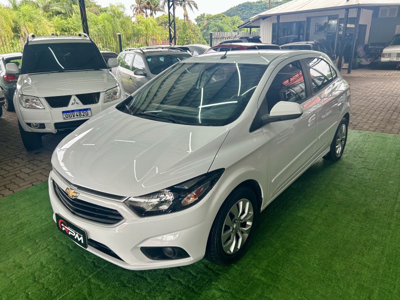 ONIX 1.4 MPFI LT 8V FLEX 4P MANUAL - 2018 - SãO SEBASTIãO DO CAí