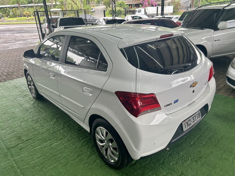 ONIX 1.4 MPFI LT 8V FLEX 4P MANUAL - 2018 - SãO SEBASTIãO DO CAí
