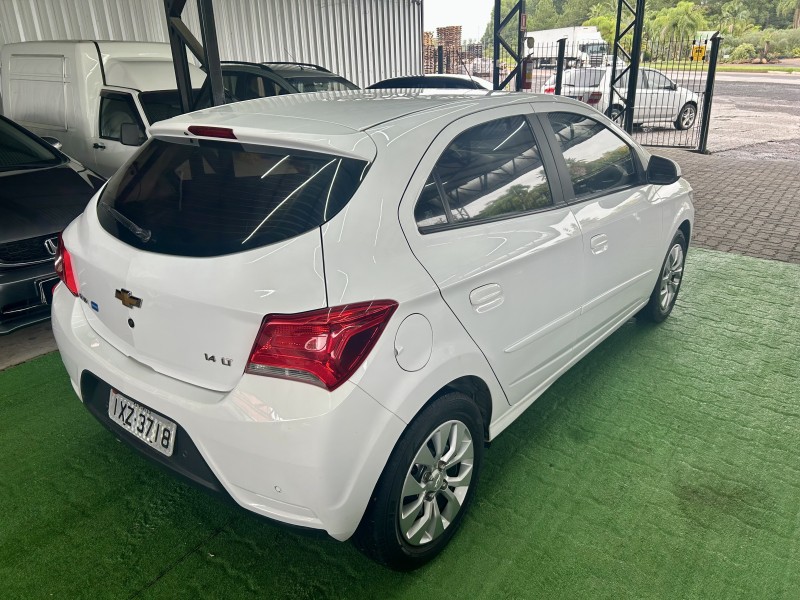 ONIX 1.4 MPFI LT 8V FLEX 4P MANUAL - 2018 - SãO SEBASTIãO DO CAí