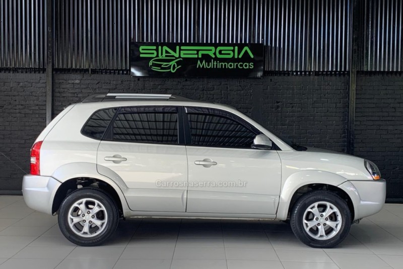 TUCSON 2.0 MPFI GLS 16V 143CV 2WD FLEX 4P AUTOMÁTICO - 2014 - CAXIAS DO SUL