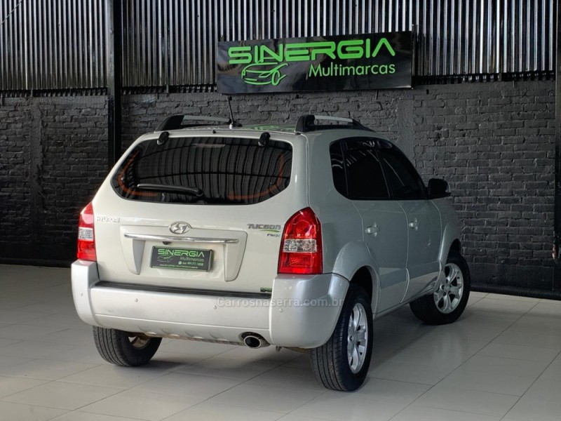 TUCSON 2.0 MPFI GLS 16V 143CV 2WD FLEX 4P AUTOMÁTICO - 2014 - CAXIAS DO SUL