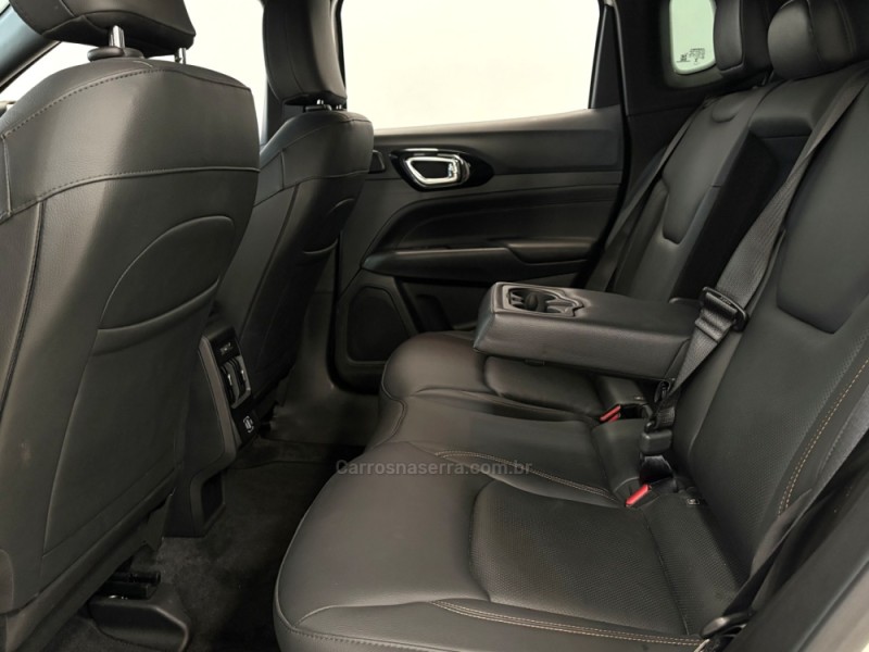 COMPASS 2.0 OVERLAND HURRICANE 4X4 TURBO GASOLINA 4P AUTOMÁTICO - 2025 - BENTO GONçALVES