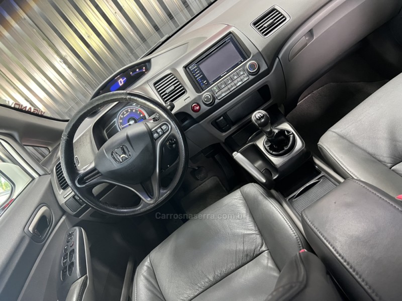 CIVIC 1.8 LXS 16V GASOLINA 4P MANUAL - 2008 - CAXIAS DO SUL