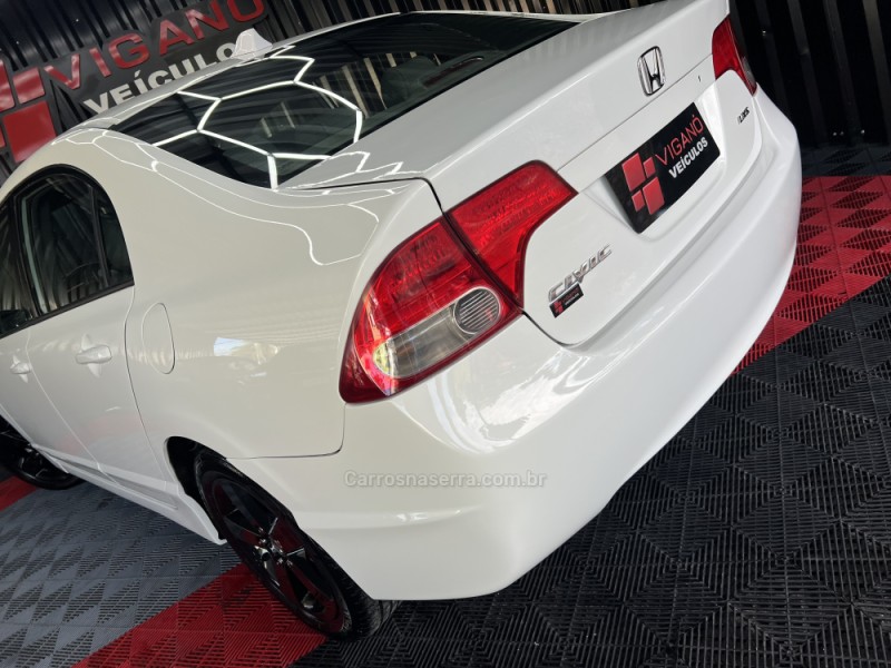 CIVIC 1.8 LXS 16V GASOLINA 4P MANUAL - 2008 - CAXIAS DO SUL