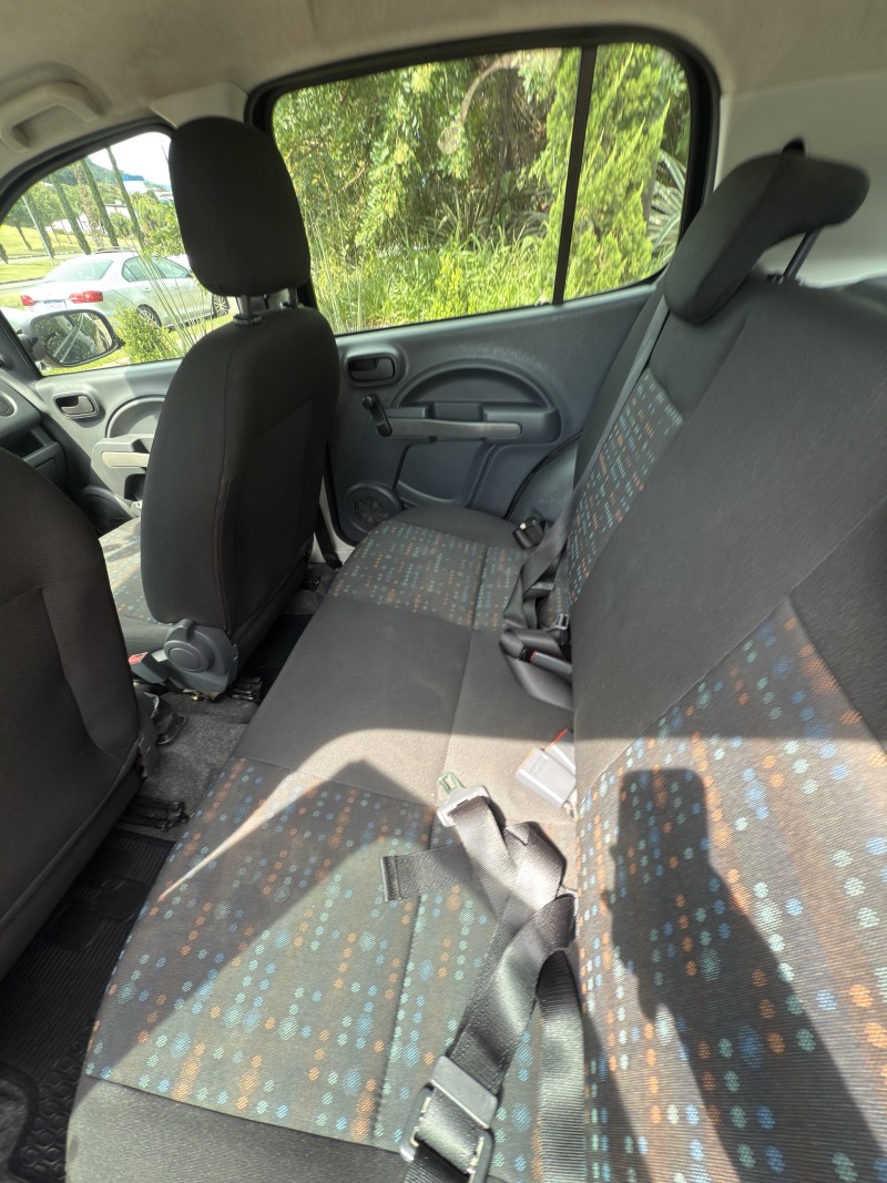 UNO 1.0 EVO VIVACE 8V FLEX 4P MANUAL - 2014 - FELIZ