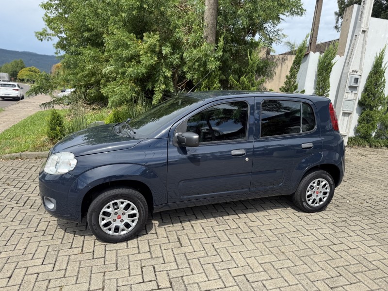 UNO 1.0 EVO VIVACE 8V FLEX 4P MANUAL - 2014 - FELIZ