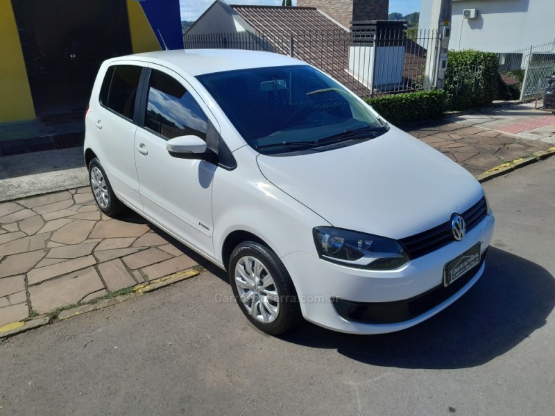 FOX 1.0 ITREND 8V FLEX 4P MANUAL - 2013 - NOVA PRATA