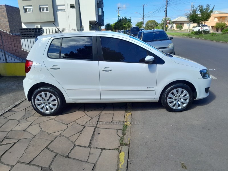 FOX 1.0 ITREND 8V FLEX 4P MANUAL - 2013 - NOVA PRATA