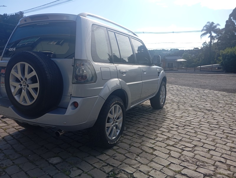 PAJERO TR4 2.0 4X4 16V 140CV FLEX 4P AUTOMÁTICO - 2010 - CAXIAS DO SUL