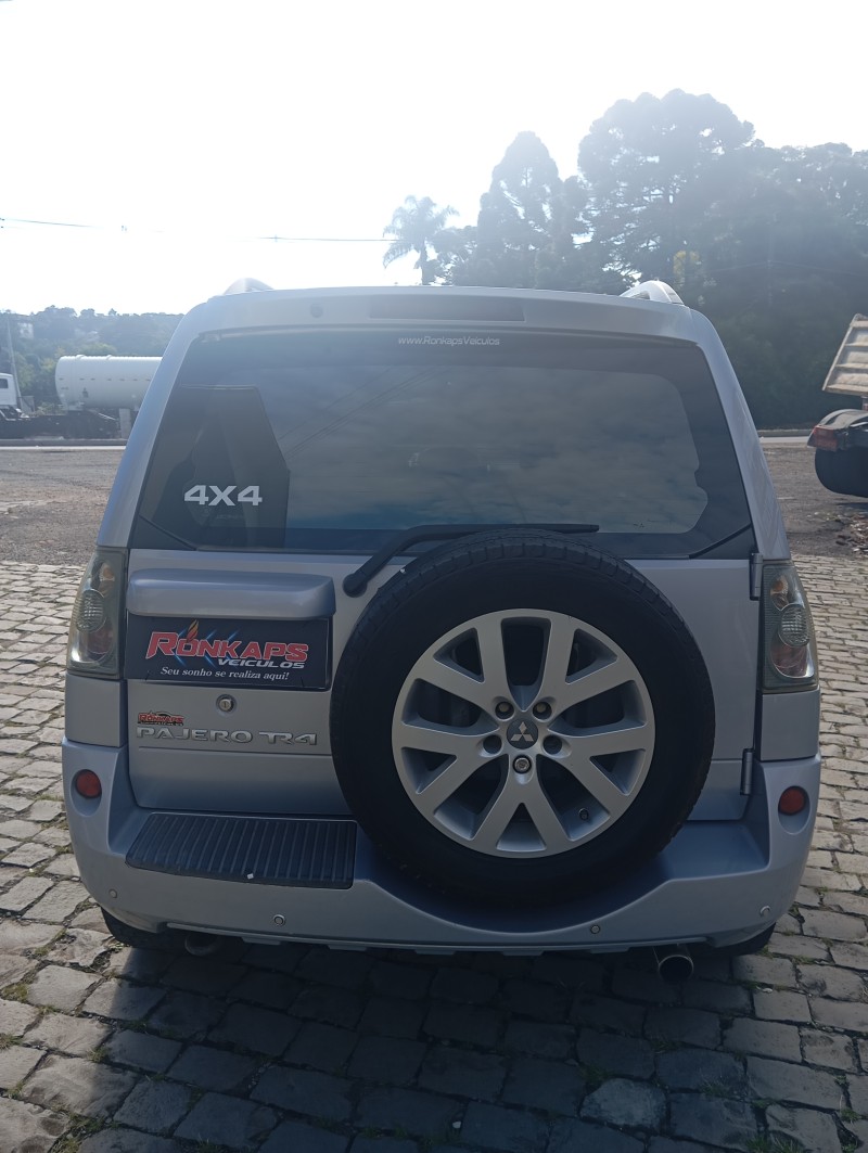 PAJERO TR4 2.0 4X4 16V 140CV FLEX 4P AUTOMÁTICO - 2010 - CAXIAS DO SUL
