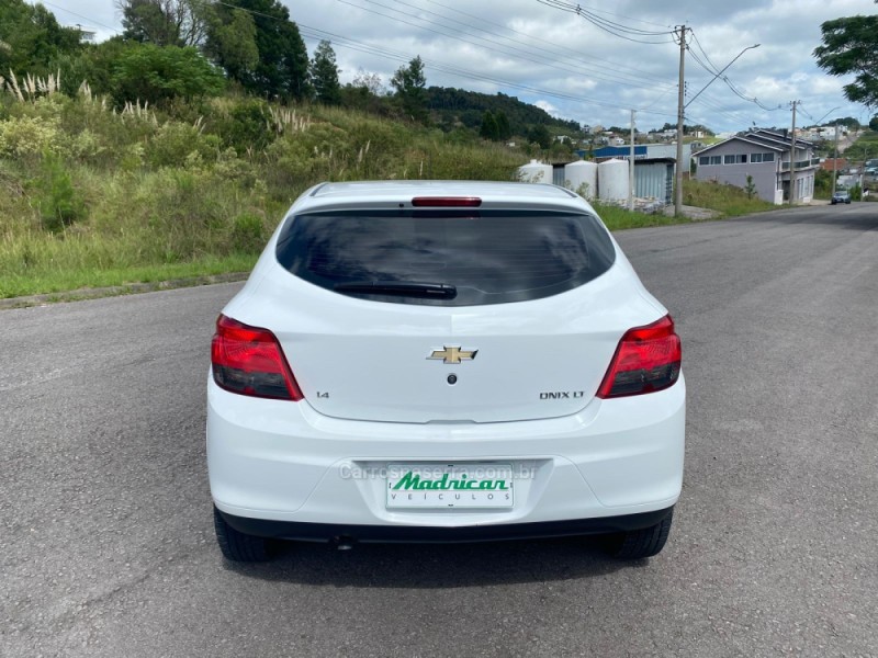 ONIX 1.4 MPFI LT 8V FLEX 4P MANUAL - 2013 - FLORES DA CUNHA