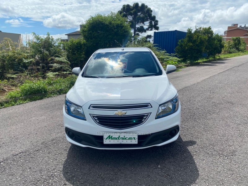 ONIX 1.4 MPFI LT 8V FLEX 4P MANUAL - 2013 - FLORES DA CUNHA