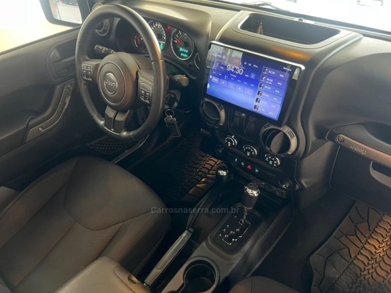 WRANGLER 3.6 SPORT 4X4 V6 24V GASOLINA 2P AUTOMÁTICO - 2014 - TAQUARA