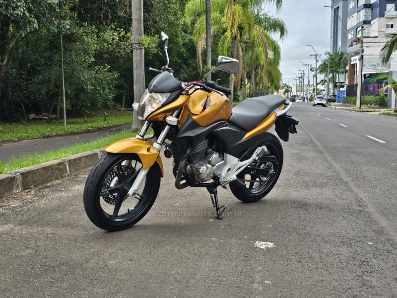 CB 300R  - 2011 - CAMPO BOM